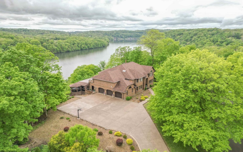 4759 Ridgetop Drive, Morgantown, West Virginia 26508, 5 Bedrooms Bedrooms, 13 Rooms Rooms,4 BathroomsBathrooms,Single Family Detached,For Sale,Ridgetop,10159336