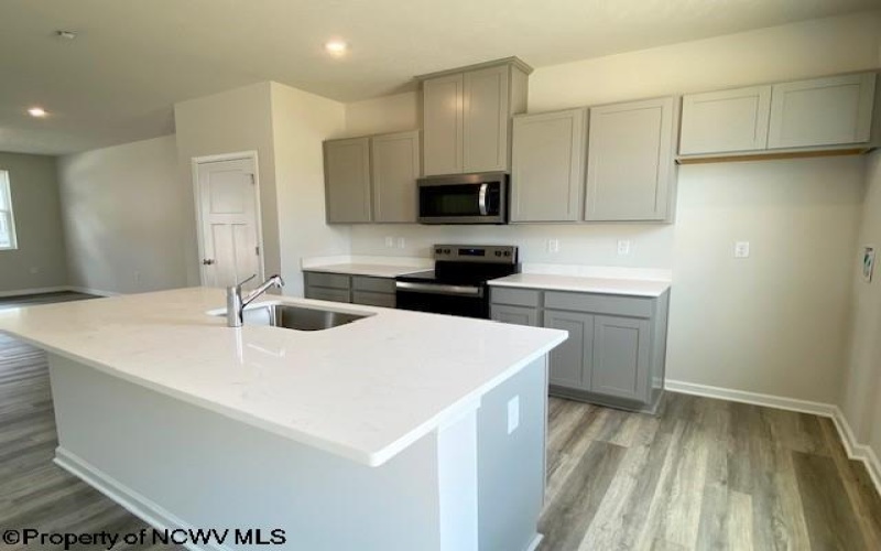 755 Mulligan Court, Maidsville, West Virginia 26541, 3 Bedrooms Bedrooms, 5 Rooms Rooms,2 BathroomsBathrooms,Single Family Attached,For Sale,Mulligan,10159348