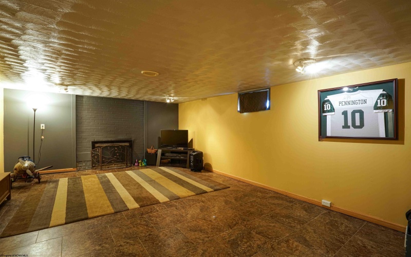 220 Meadow View Drive, Bridgeport, West Virginia 26330, 4 Bedrooms Bedrooms, 10 Rooms Rooms,3 BathroomsBathrooms,Single Family Detached,For Sale,Meadow View,10157704