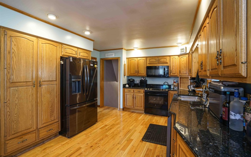 220 Meadow View Drive, Bridgeport, West Virginia 26330, 4 Bedrooms Bedrooms, 10 Rooms Rooms,3 BathroomsBathrooms,Single Family Detached,For Sale,Meadow View,10157704