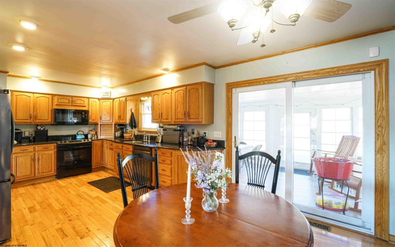 220 Meadow View Drive, Bridgeport, West Virginia 26330, 4 Bedrooms Bedrooms, 10 Rooms Rooms,3 BathroomsBathrooms,Single Family Detached,For Sale,Meadow View,10157704