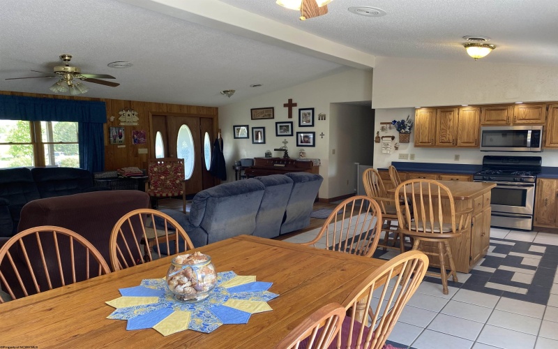 133 Potterstone Road, Buckhannon, West Virginia 26201-4033, 4 Bedrooms Bedrooms, 8 Rooms Rooms,3 BathroomsBathrooms,Single Family Detached,For Sale,Potterstone,10159342