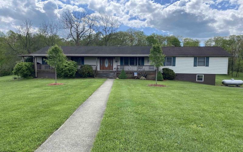 133 Potterstone Road, Buckhannon, West Virginia 26201-4033, 4 Bedrooms Bedrooms, 8 Rooms Rooms,3 BathroomsBathrooms,Single Family Detached,For Sale,Potterstone,10159342