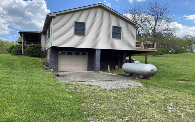 133 Potterstone Road, Buckhannon, West Virginia 26201-4033, 4 Bedrooms Bedrooms, 8 Rooms Rooms,3 BathroomsBathrooms,Single Family Detached,For Sale,Potterstone,10159342