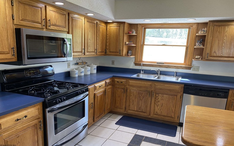 133 Potterstone Road, Buckhannon, West Virginia 26201-4033, 4 Bedrooms Bedrooms, 8 Rooms Rooms,3 BathroomsBathrooms,Single Family Detached,For Sale,Potterstone,10159342