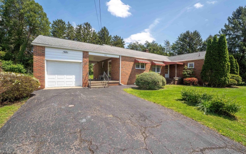 1060 Takoma Street, Morgantown, West Virginia 26505, 3 Bedrooms Bedrooms, 6 Rooms Rooms,1 BathroomBathrooms,Single Family Detached,For Sale,Takoma,10159350