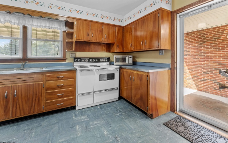 1060 Takoma Street, Morgantown, West Virginia 26505, 3 Bedrooms Bedrooms, 6 Rooms Rooms,1 BathroomBathrooms,Single Family Detached,For Sale,Takoma,10159350