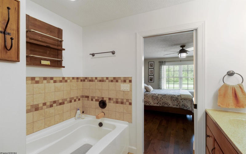6 Fairway Drive, Mount Clare, West Virginia 26408, 3 Bedrooms Bedrooms, 6 Rooms Rooms,2 BathroomsBathrooms,Single Family Attached,For Sale,Fairway,10159355