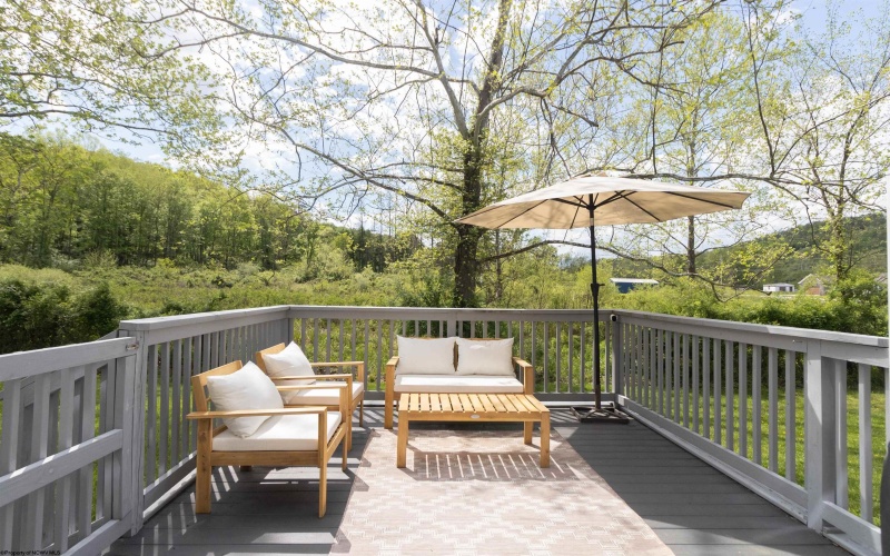 6 Fairway Drive, Mount Clare, West Virginia 26408, 3 Bedrooms Bedrooms, 6 Rooms Rooms,2 BathroomsBathrooms,Single Family Attached,For Sale,Fairway,10159355