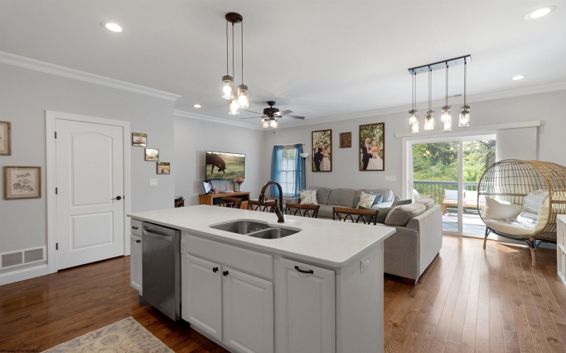 6 Fairway Drive, Mount Clare, West Virginia 26408, 3 Bedrooms Bedrooms, 6 Rooms Rooms,2 BathroomsBathrooms,Single Family Attached,For Sale,Fairway,10159355