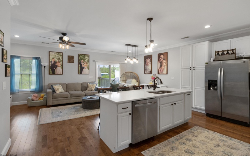 6 Fairway Drive, Mount Clare, West Virginia 26408, 3 Bedrooms Bedrooms, 6 Rooms Rooms,2 BathroomsBathrooms,Single Family Attached,For Sale,Fairway,10159355