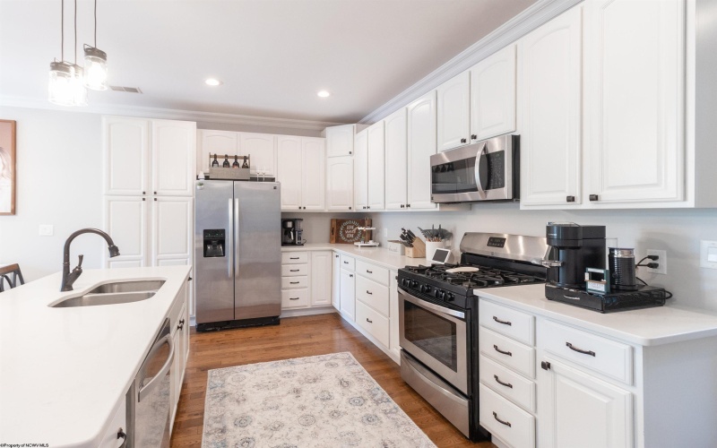 6 Fairway Drive, Mount Clare, West Virginia 26408, 3 Bedrooms Bedrooms, 6 Rooms Rooms,2 BathroomsBathrooms,Single Family Attached,For Sale,Fairway,10159355