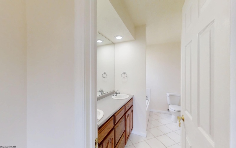 118 Cobblestone Circle, Morgantown, West Virginia 26505, 5 Bedrooms Bedrooms, 9 Rooms Rooms,3 BathroomsBathrooms,Single Family Detached,For Sale,Cobblestone,10158865