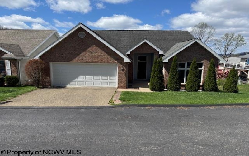 118 Cobblestone Circle, Morgantown, West Virginia 26505, 5 Bedrooms Bedrooms, 9 Rooms Rooms,3 BathroomsBathrooms,Single Family Detached,For Sale,Cobblestone,10158865
