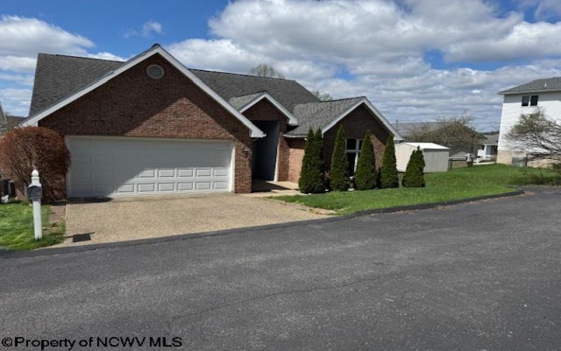 118 Cobblestone Circle, Morgantown, West Virginia 26505, 5 Bedrooms Bedrooms, 9 Rooms Rooms,3 BathroomsBathrooms,Single Family Detached,For Sale,Cobblestone,10158865