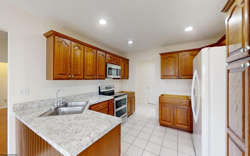118 Cobblestone Circle, Morgantown, West Virginia 26505, 5 Bedrooms Bedrooms, 9 Rooms Rooms,3 BathroomsBathrooms,Single Family Detached,For Sale,Cobblestone,10158865