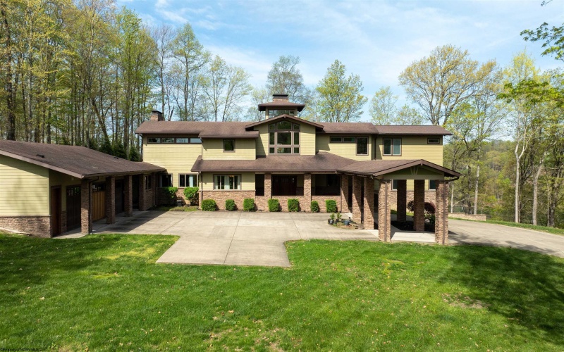 215 Mystic Drive, Morgantown, West Virginia 26508, 6 Bedrooms Bedrooms, 11 Rooms Rooms,6 BathroomsBathrooms,Single Family Detached,For Sale,Mystic,10159369