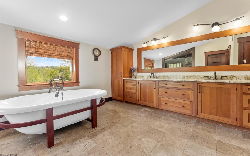 215 Mystic Drive, Morgantown, West Virginia 26508, 6 Bedrooms Bedrooms, 11 Rooms Rooms,6 BathroomsBathrooms,Single Family Detached,For Sale,Mystic,10159369