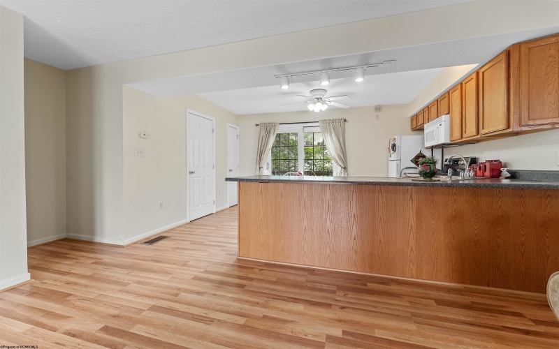 12 Silver View Court, Morgantown, West Virginia 26508, 2 Bedrooms Bedrooms, 5 Rooms Rooms,2 BathroomsBathrooms,Single Family Attached,For Sale,Silver View,10159358