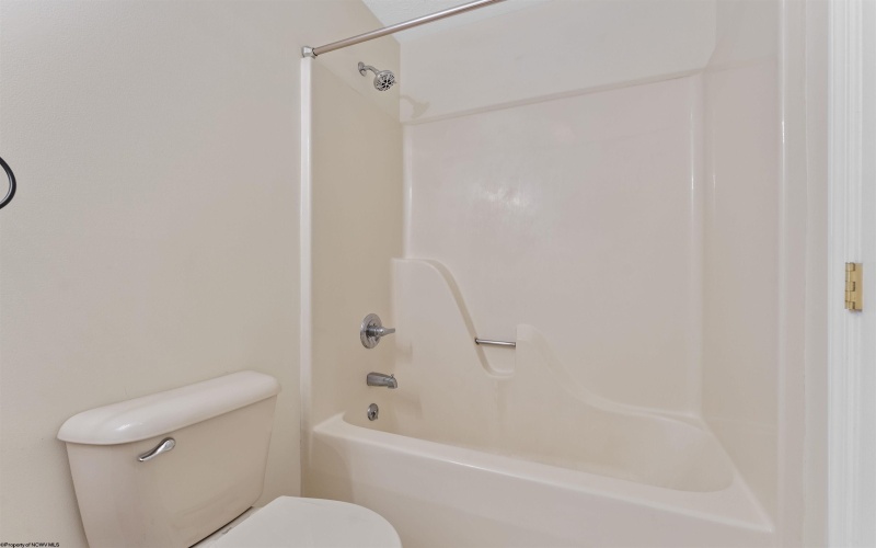 12 Silver View Court, Morgantown, West Virginia 26508, 2 Bedrooms Bedrooms, 5 Rooms Rooms,2 BathroomsBathrooms,Single Family Attached,For Sale,Silver View,10159358