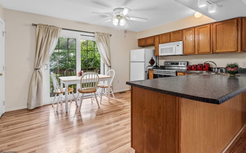 12 Silver View Court, Morgantown, West Virginia 26508, 2 Bedrooms Bedrooms, 5 Rooms Rooms,2 BathroomsBathrooms,Single Family Attached,For Sale,Silver View,10159358