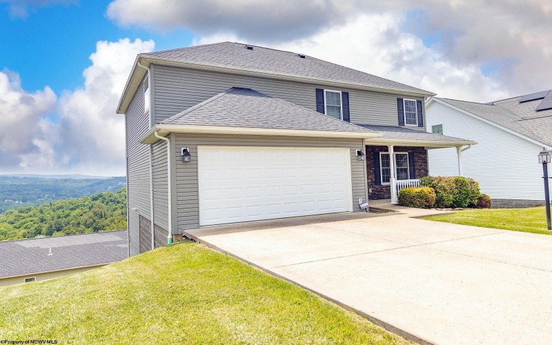 11 Amber Ridge, Morgantown, West Virginia 26508, 3 Bedrooms Bedrooms, 6 Rooms Rooms,3 BathroomsBathrooms,Residential Rentals,For Rent,Amber,10159367