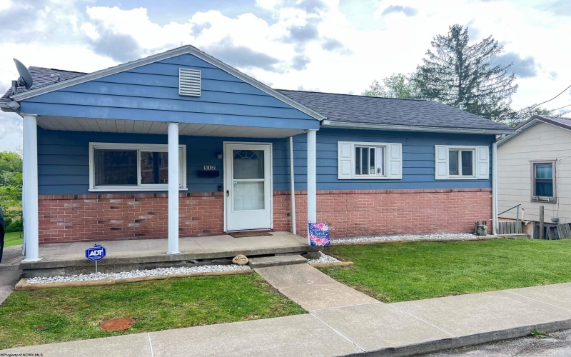 512 Camden Avenue, Monongah, West Virginia 26554, 2 Bedrooms Bedrooms, 5 Rooms Rooms,1 BathroomBathrooms,Single Family Detached,For Sale,Camden,10159366