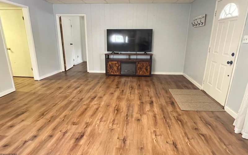 512 Camden Avenue, Monongah, West Virginia 26554, 2 Bedrooms Bedrooms, 5 Rooms Rooms,1 BathroomBathrooms,Single Family Detached,For Sale,Camden,10159366