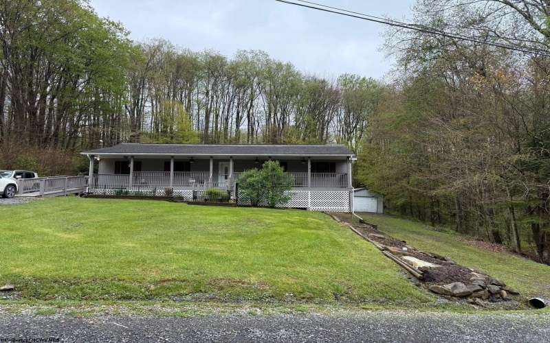112 Hillside Drive, Thomas, West Virginia 26292, 3 Bedrooms Bedrooms, 8 Rooms Rooms,2 BathroomsBathrooms,Single Family Detached,For Sale,Hillside,10159364