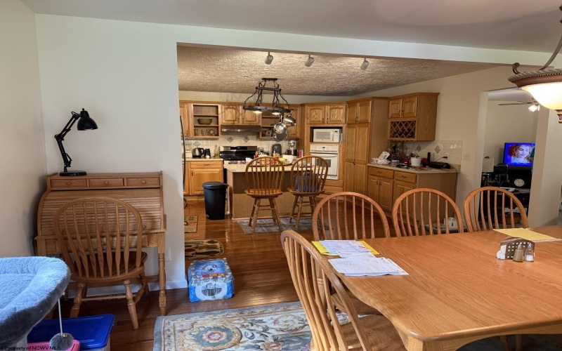 112 Hillside Drive, Thomas, West Virginia 26292, 3 Bedrooms Bedrooms, 8 Rooms Rooms,2 BathroomsBathrooms,Single Family Detached,For Sale,Hillside,10159364