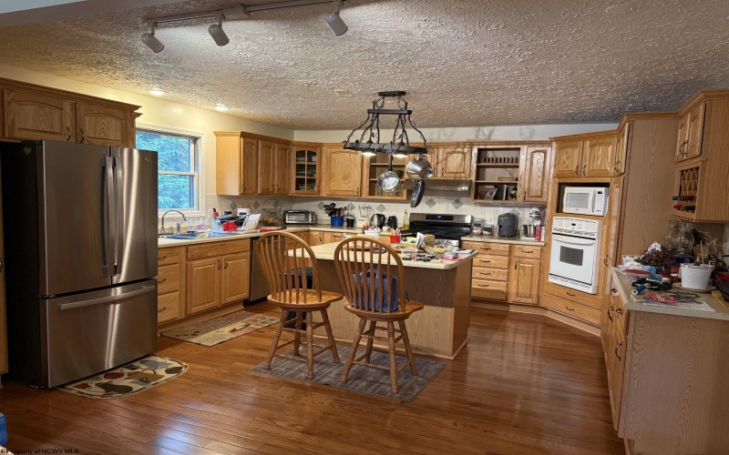112 Hillside Drive, Thomas, West Virginia 26292, 3 Bedrooms Bedrooms, 8 Rooms Rooms,2 BathroomsBathrooms,Single Family Detached,For Sale,Hillside,10159364