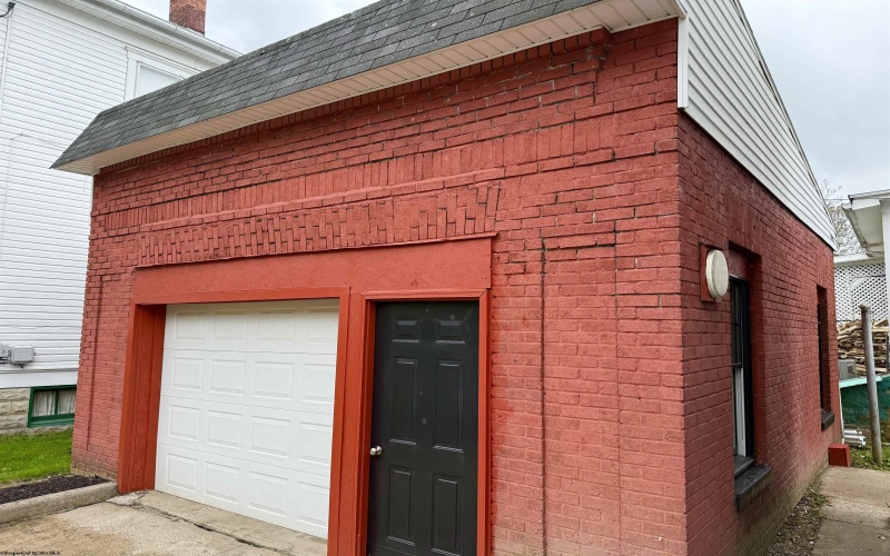 108 Marshall Street, Mannington, West Virginia 26582, 3 Bedrooms Bedrooms, 9 Rooms Rooms,1 BathroomBathrooms,Single Family Detached,For Sale,Marshall,10159359