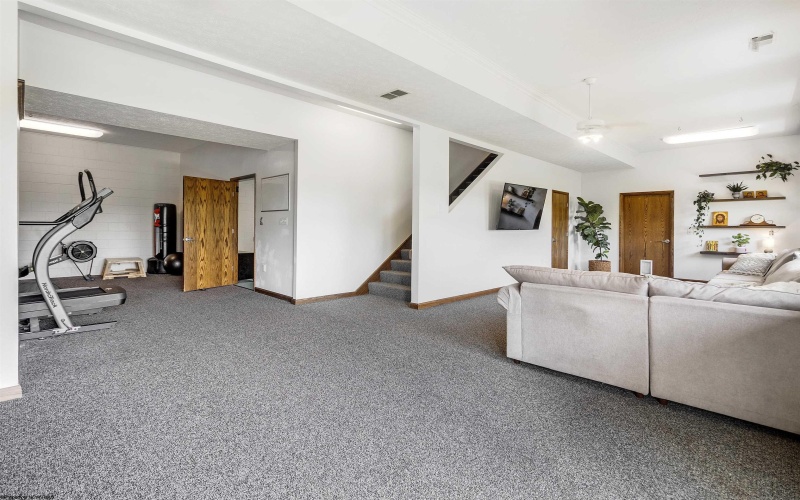2626 STEWARTSTOWN Road, Morgantown, West Virginia 26508, 5 Bedrooms Bedrooms, 15 Rooms Rooms,4 BathroomsBathrooms,Single Family Detached,For Sale,STEWARTSTOWN,10159371