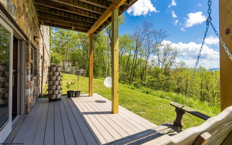 2626 STEWARTSTOWN Road, Morgantown, West Virginia 26508, 5 Bedrooms Bedrooms, 15 Rooms Rooms,4 BathroomsBathrooms,Single Family Detached,For Sale,STEWARTSTOWN,10159371