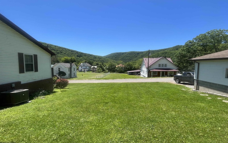 36 3rd Street, Durbin, West Virginia 26264, 4 Bedrooms Bedrooms, 9 Rooms Rooms,1 BathroomBathrooms,Single Family Detached,For Sale,3rd,10159388
