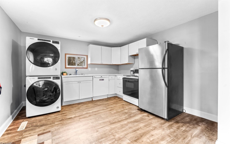 168 Highland Drive, Fairmont, West Virginia 26554, 2 Bedrooms Bedrooms, 6 Rooms Rooms,1 BathroomBathrooms,Single Family Detached,For Sale,Highland,10159390