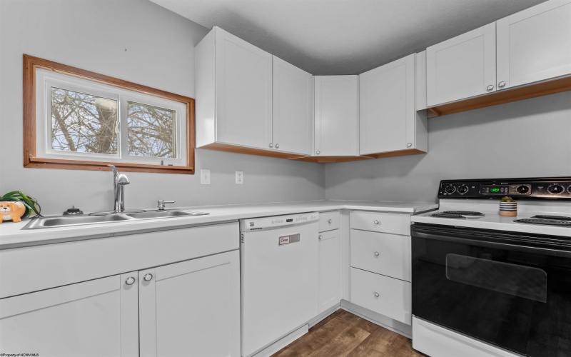 168 Highland Drive, Fairmont, West Virginia 26554, 2 Bedrooms Bedrooms, 6 Rooms Rooms,1 BathroomBathrooms,Single Family Detached,For Sale,Highland,10159390