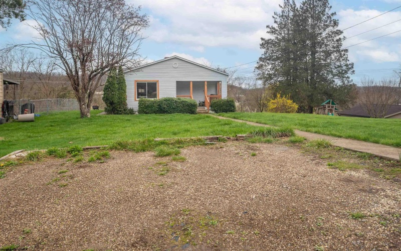 168 Highland Drive, Fairmont, West Virginia 26554, 2 Bedrooms Bedrooms, 6 Rooms Rooms,1 BathroomBathrooms,Single Family Detached,For Sale,Highland,10159390