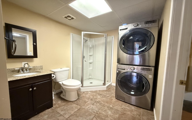217 Stonegate Circle, Morgantown, West Virginia 26505, 3 Bedrooms Bedrooms, 5 Rooms Rooms,4 BathroomsBathrooms,Residential Rentals,For Rent,Stonegate,10159375