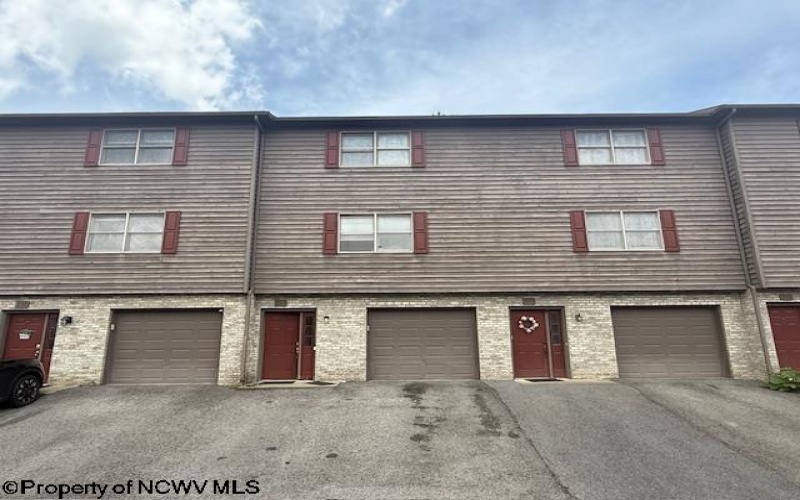 217 Stonegate Circle, Morgantown, West Virginia 26505, 3 Bedrooms Bedrooms, 5 Rooms Rooms,4 BathroomsBathrooms,Residential Rentals,For Rent,Stonegate,10159375