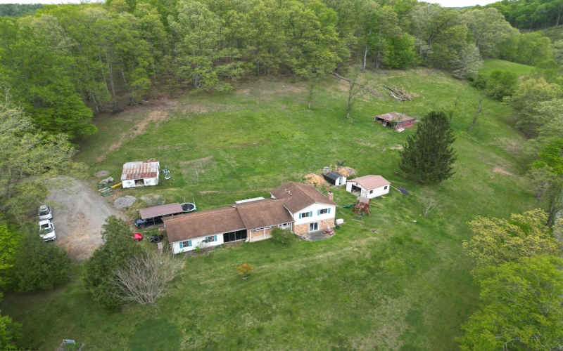 10401 Skin Creek Road, Horner, West Virginia 26372, 4 Bedrooms Bedrooms, 8 Rooms Rooms,3 BathroomsBathrooms,Single Family Detached,For Sale,Skin Creek,10159382