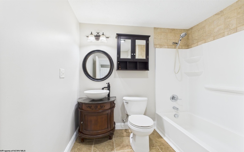2 Franklin Farms Drive, Fairmont, West Virginia 26554, 6 Bedrooms Bedrooms, 19 Rooms Rooms,5 BathroomsBathrooms,Single Family Detached,For Sale,Franklin Farms,10159378