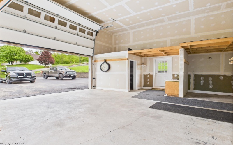 2 Franklin Farms Drive, Fairmont, West Virginia 26554, 6 Bedrooms Bedrooms, 19 Rooms Rooms,5 BathroomsBathrooms,Single Family Detached,For Sale,Franklin Farms,10159378