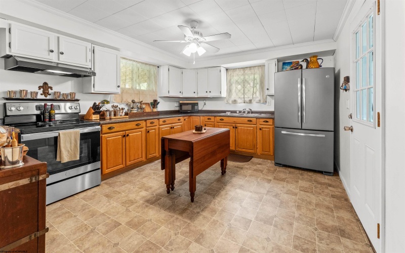 1658 Brookhaven Road, Morgantown, West Virginia 26508, 2 Bedrooms Bedrooms, 5 Rooms Rooms,1 BathroomBathrooms,Single Family Detached,For Sale,Brookhaven,10159377