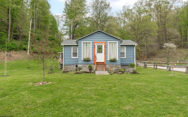 1658 Brookhaven Road, Morgantown, West Virginia 26508, 2 Bedrooms Bedrooms, 5 Rooms Rooms,1 BathroomBathrooms,Single Family Detached,For Sale,Brookhaven,10159377