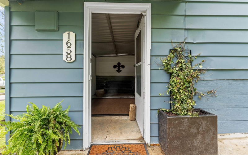 1658 Brookhaven Road, Morgantown, West Virginia 26508, 2 Bedrooms Bedrooms, 5 Rooms Rooms,1 BathroomBathrooms,Single Family Detached,For Sale,Brookhaven,10159377