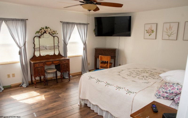 5457 Mill Creek Road, Charleston, West Virginia 25311, 2 Bedrooms Bedrooms, 6 Rooms Rooms,2 BathroomsBathrooms,Single Family Detached,For Sale,Mill Creek,10159373