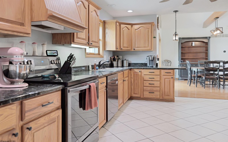 16 Cardinal Lane, Terra Alta, West Virginia 26764, 4 Bedrooms Bedrooms, 10 Rooms Rooms,3 BathroomsBathrooms,Single Family Detached,For Sale,Cardinal,10159393
