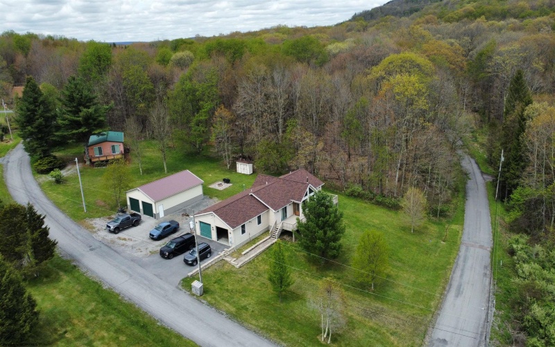 16 Cardinal Lane, Terra Alta, West Virginia 26764, 4 Bedrooms Bedrooms, 10 Rooms Rooms,3 BathroomsBathrooms,Single Family Detached,For Sale,Cardinal,10159393