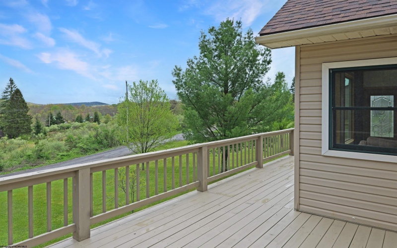 16 Cardinal Lane, Terra Alta, West Virginia 26764, 4 Bedrooms Bedrooms, 10 Rooms Rooms,3 BathroomsBathrooms,Single Family Detached,For Sale,Cardinal,10159393